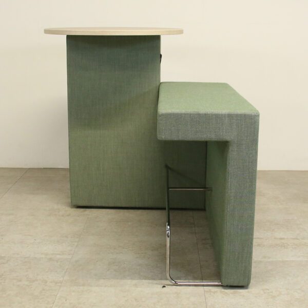 Orangebox Border Green R/H Bench with Table with Power/Data