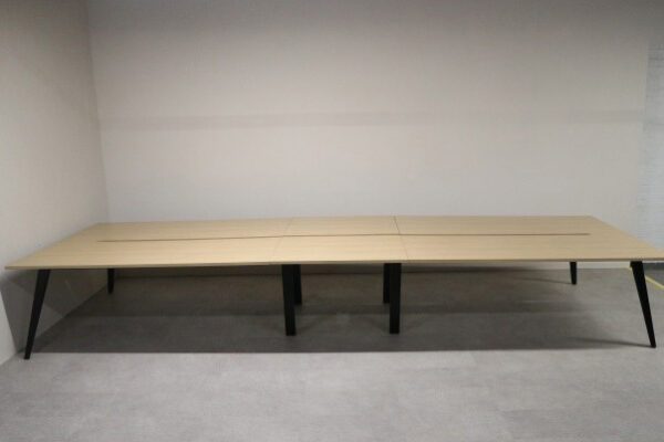 Oak Collaboration Team Work Table