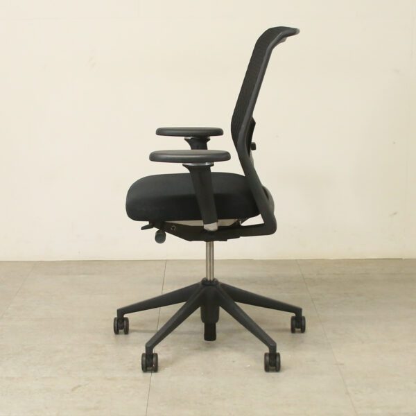 Vitra ID Black Mesh Back Operators Chair - PON925