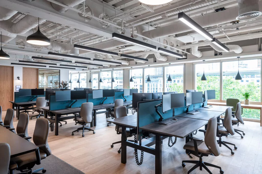 Top 5 Height Adjustable Desks in the UK