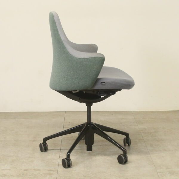 Okamura Lives Grey & Green Workchair