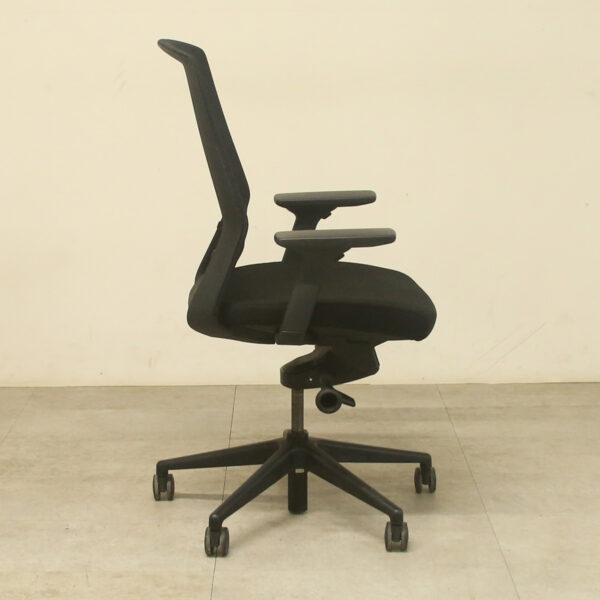 Bestuhl J1 Black Mesh Back Operators Chair - LOC179