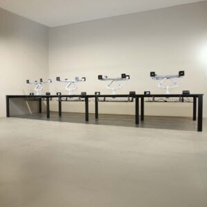 Senator Pod of 8 Black 1400mm Desks with Monitor Arms & Power Packs - LOC349