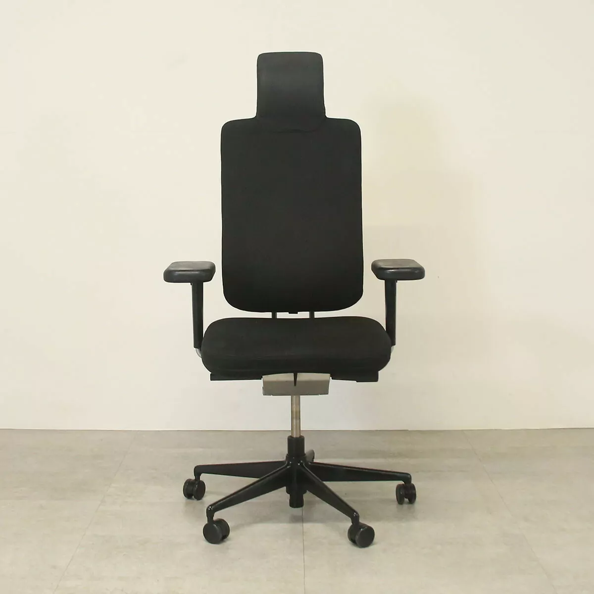Vitra Headline Bellini Black High Back Operators Chair with Headrest