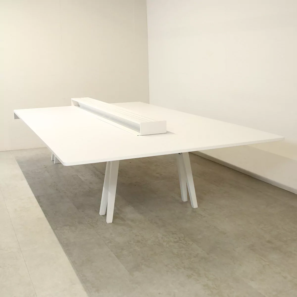 Vitra Joyn Pod of 4 Straight White Desks with Meeting Point