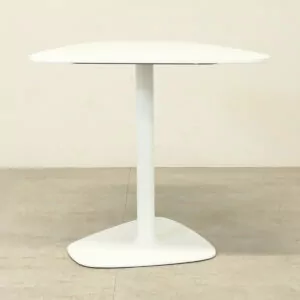 Wiesner Hager White Macao Bistro Plectrum Table