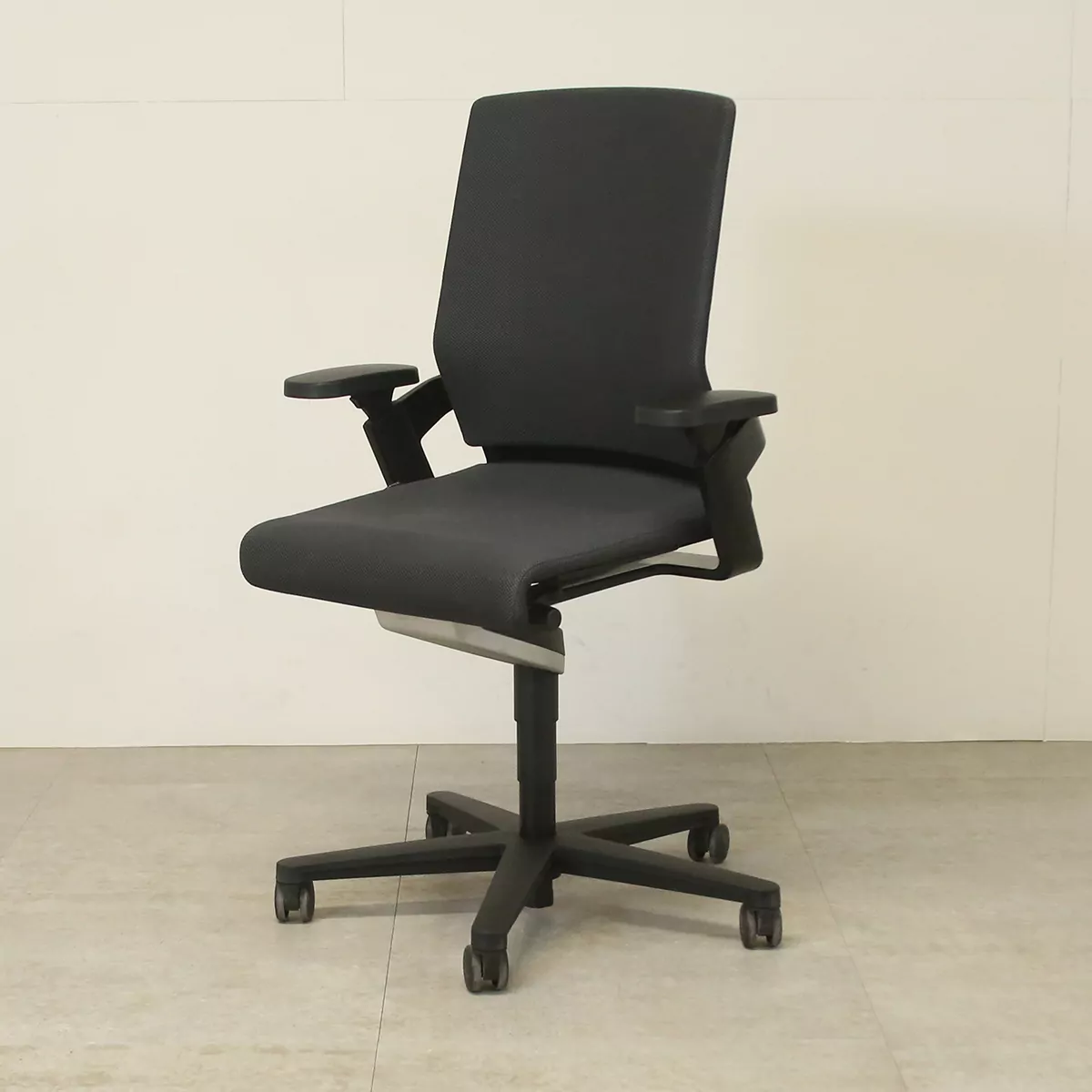 Wilkhahn Grey Mesh Operators Chairs