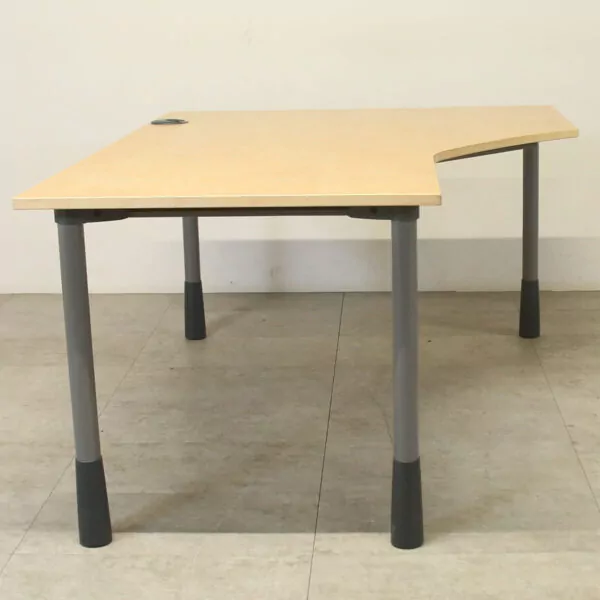 Kinnarps Beech 1600mm R/H Crescent Desk - WSE002DS