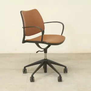 STUA Design Gas Brown Leather Swivel Chair on Castors - TRL003